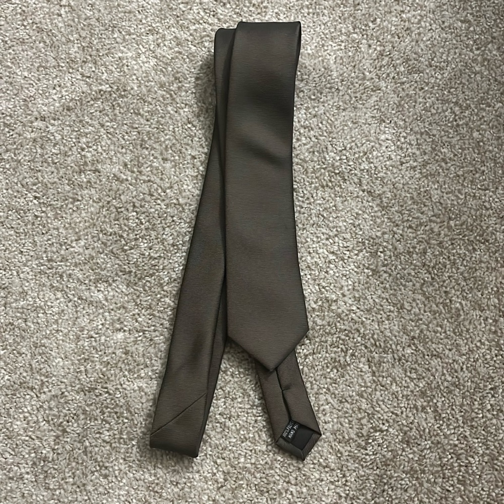 Solid grey tie